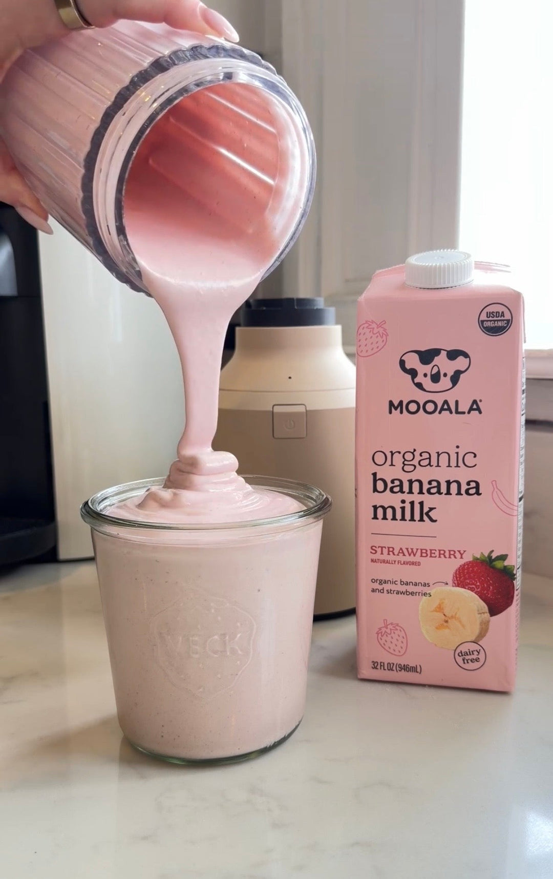 Viral Strawberry Banana Smoothie