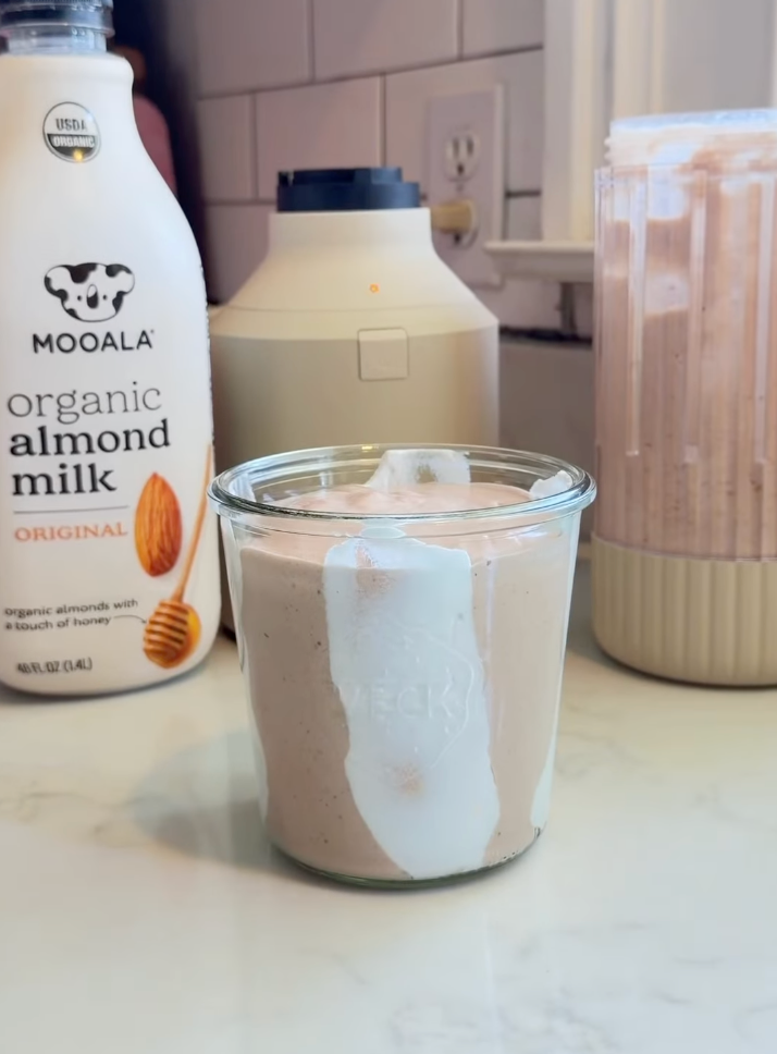 Hailey Bieber Erewhon Smoothie Dupe